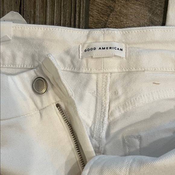 NWT Good American flare leg White Jeans - Picture 2 of 5